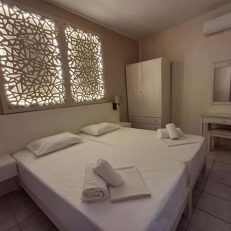 Lola'S Hotel Platanias  Exterior photo