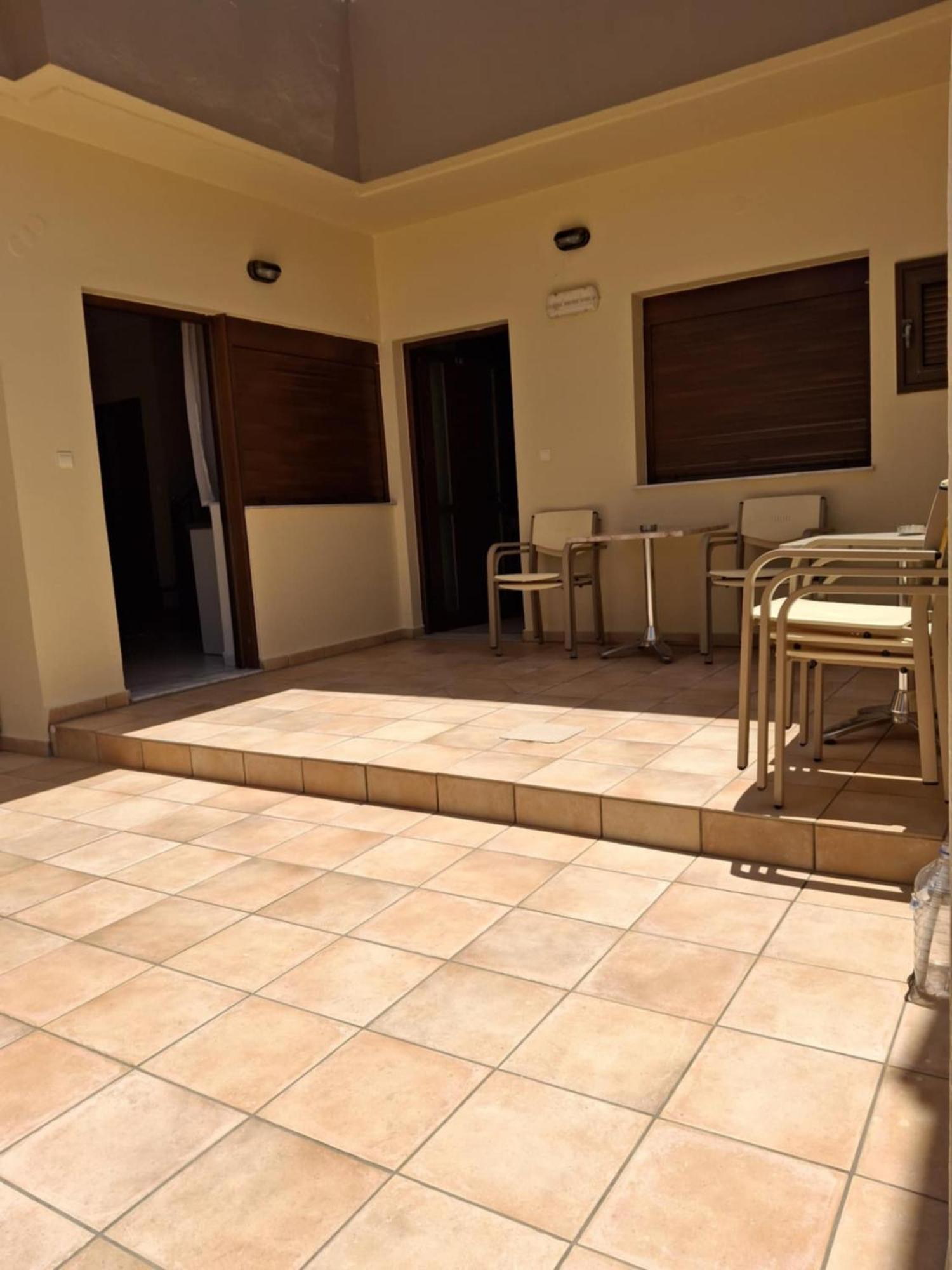 Lola'S Hotel Platanias  Exterior photo